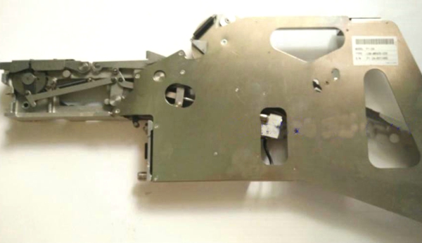 I-Pulse feeder F1 32mm LG4-M7A00-02